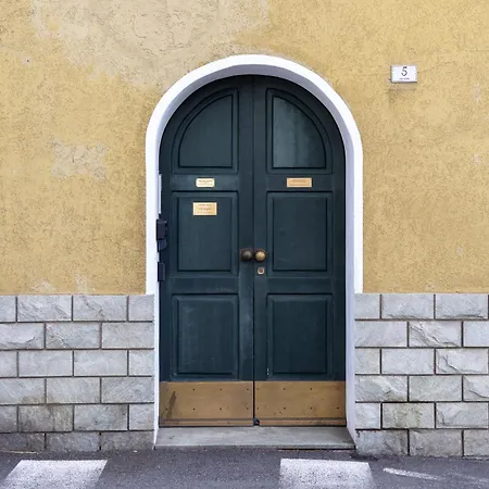 Al Laghée - New 2 Bedroom In Center Gravedona