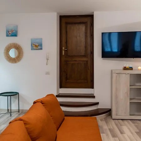 Al Laghee - Large New Modern In Center Town * Gravedona