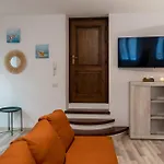 Al Laghée - New 2 Bedroom In Center * Gravedona