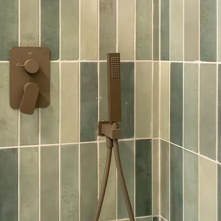 Apartment Al Laghée - Large New Modern In Center Town