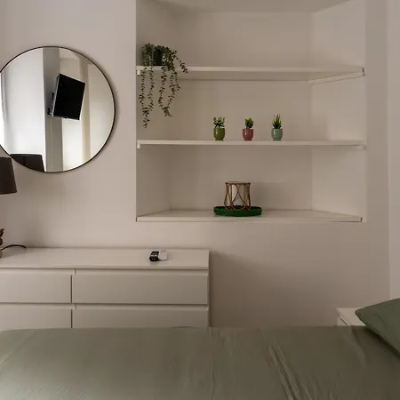 Al Laghée - Large New Modern In Center Town *