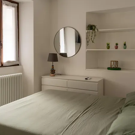 Al Laghée - New 2 Bedroom In Center * Gravedona