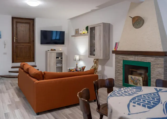 Al Laghee - Large New Modern In Center Town * Gravedona